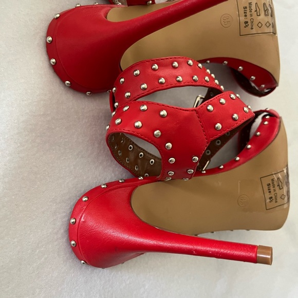 NWT Lola Shoetique Red Studded 4” High Heels 8.5 - Picture 6 of 10